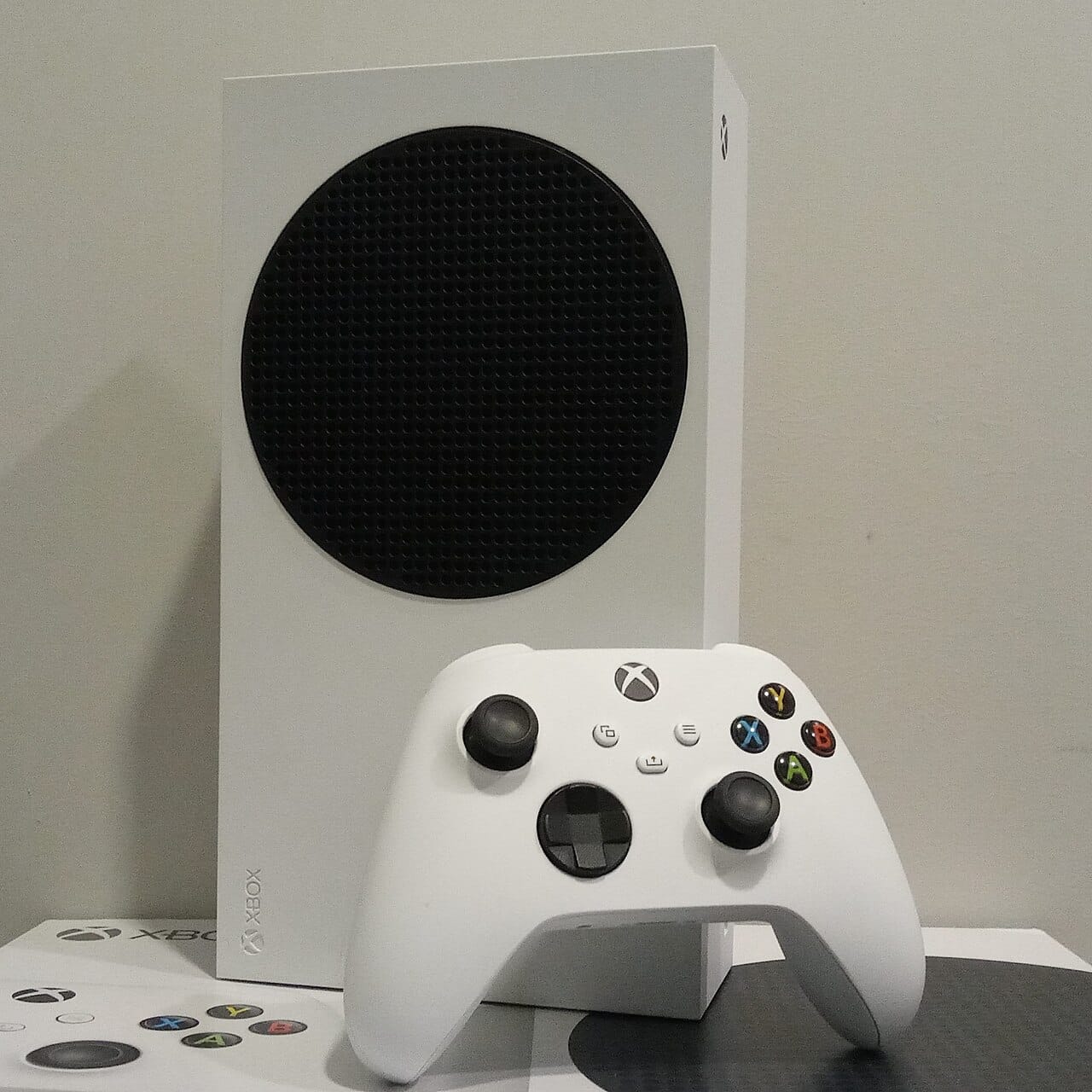 Xbox Series S com o controle sem fio